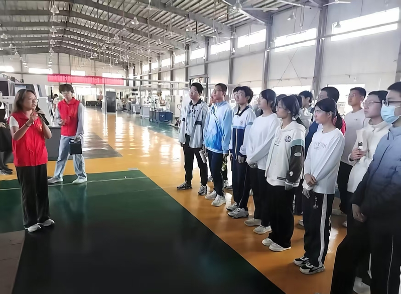 福州四中师生走进我院智能制造产...