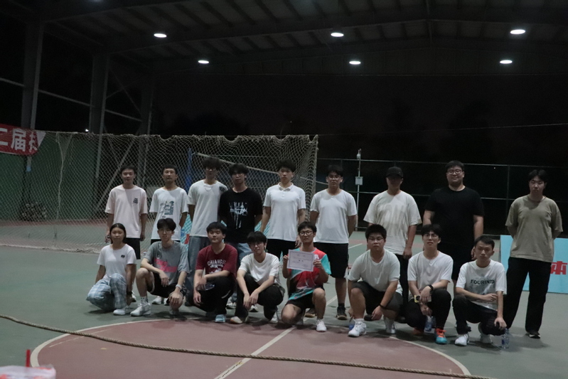 机械与汽车工程学院新生拔河比赛...